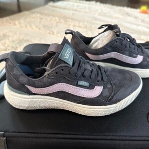 Vans EXO Ultrarange Women’s size 7 NWT